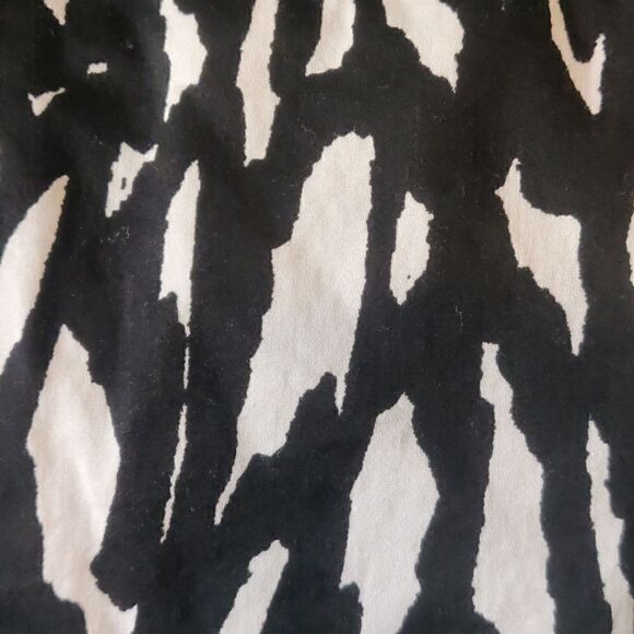 The Limited Zebra Print Skirt, Size 4 - Picture 2 of 7